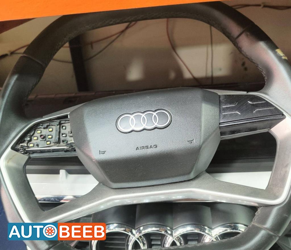 Cabin  Steering Wheel Audi Q4