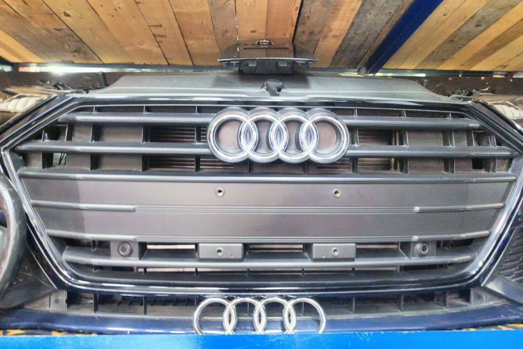 Body  Grilles Audi A7