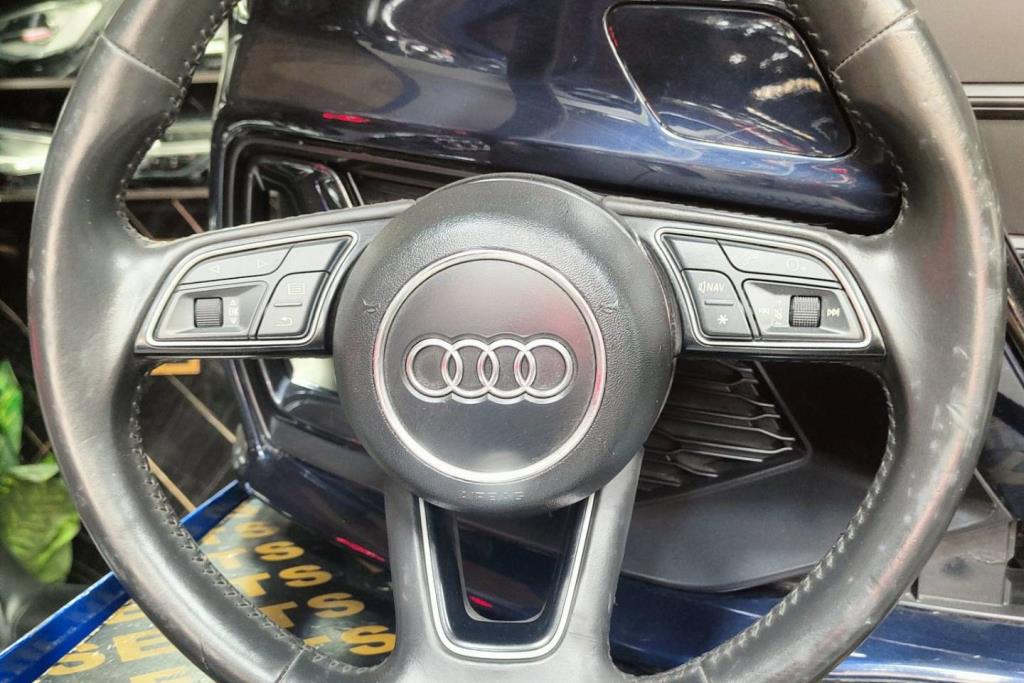Cabin  Steering Wheel Audi A7