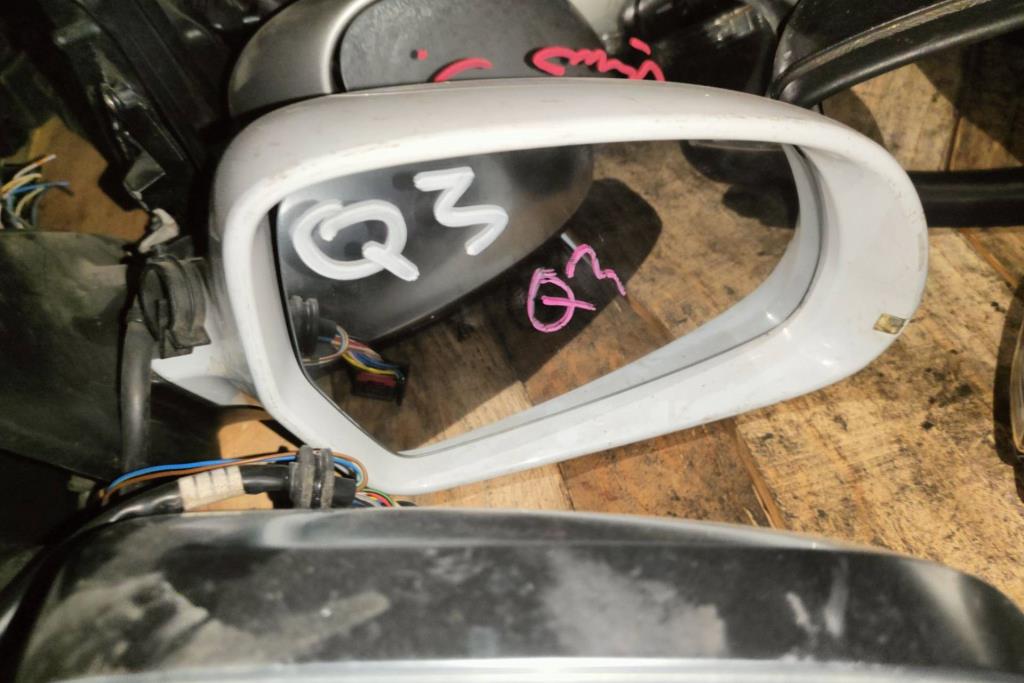 Body  Wing Mirror Audi Q3