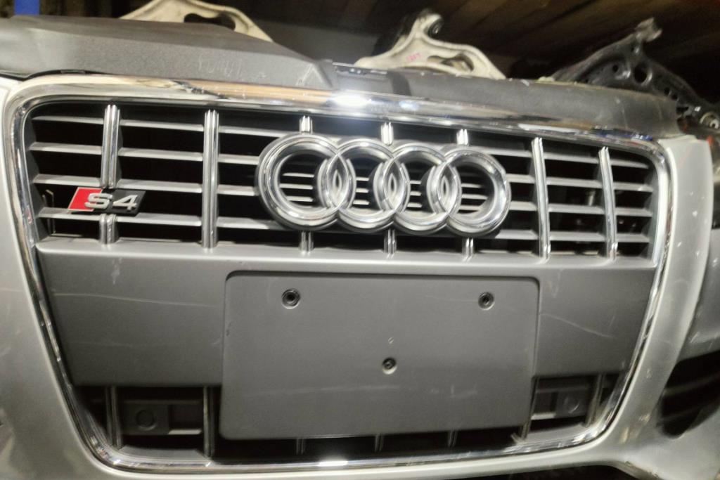 Body  Grilles Audi S4
