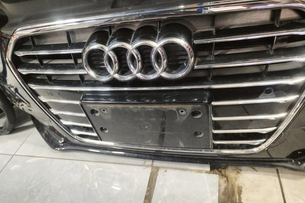 Body  Grilles Audi A4