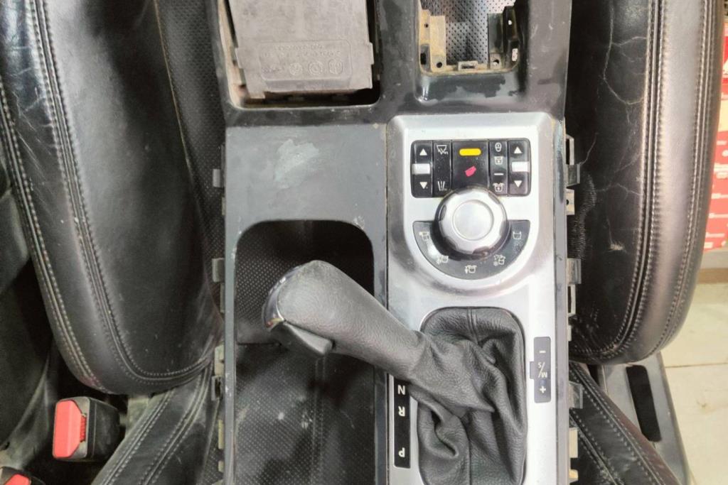 Cabin  Control buttons Land Rover Range Rover Vogue