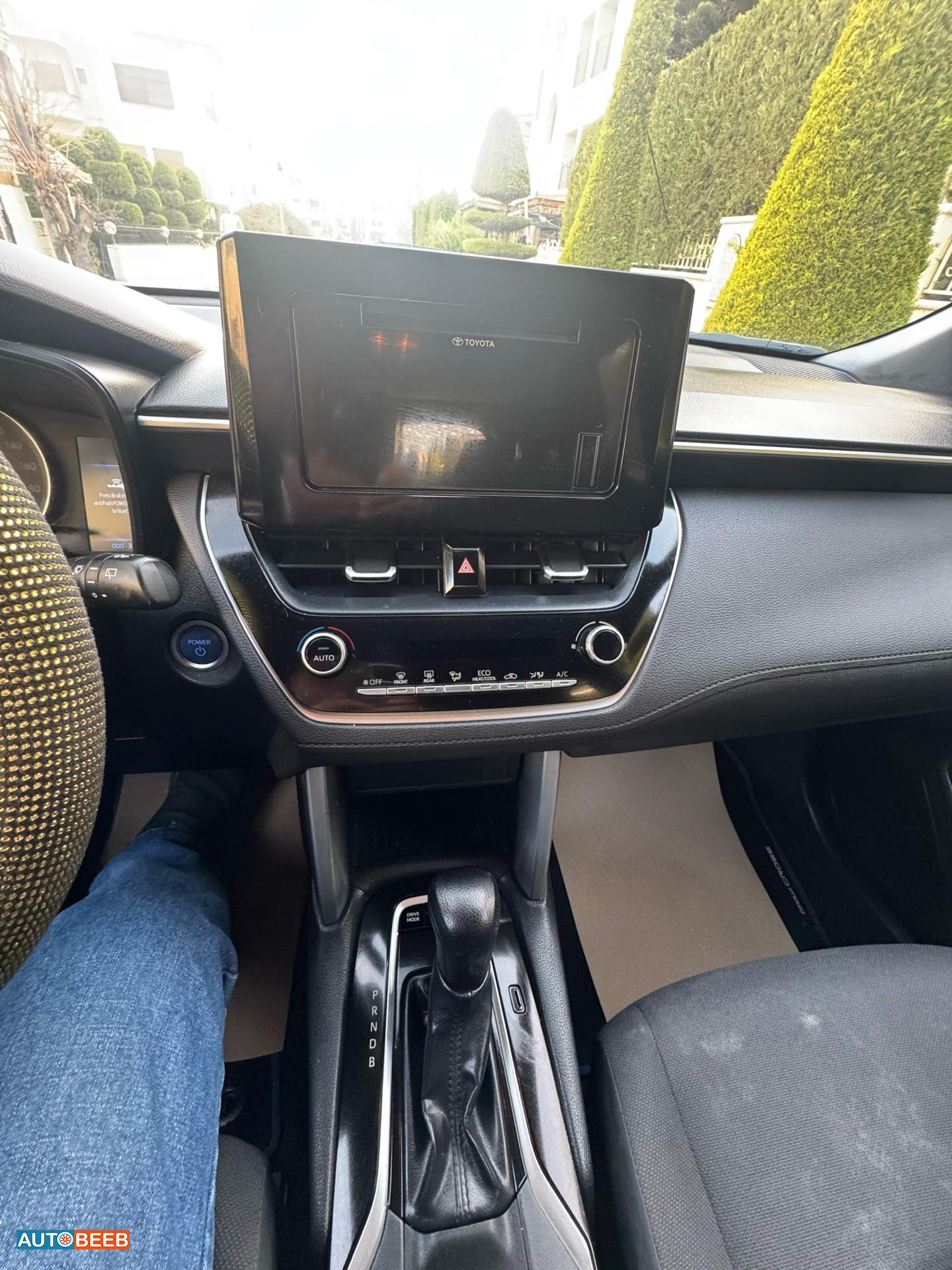 Toyota Cross 2023