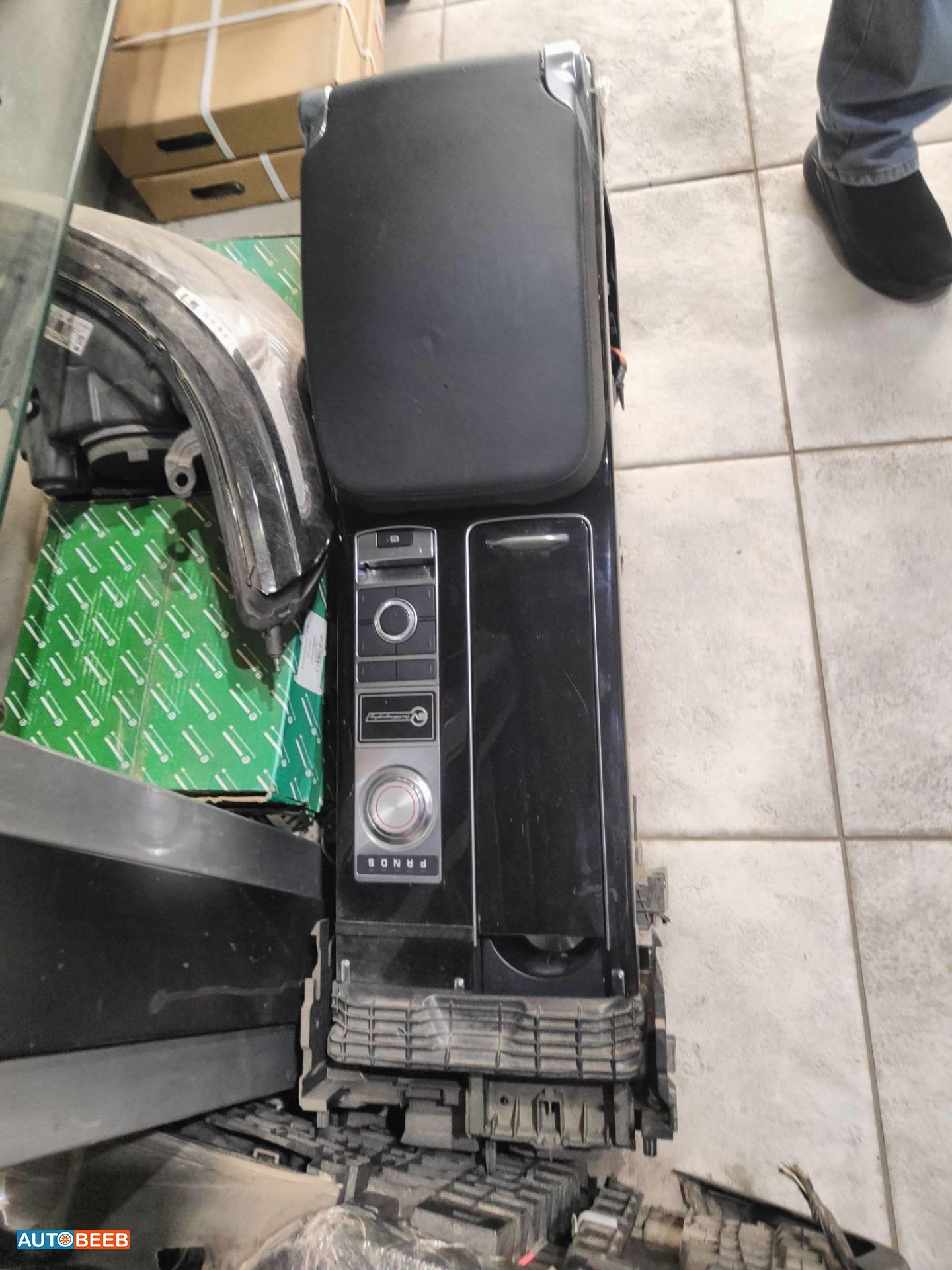 Cabin  Dashboard Land Rover Range Rover Vogue