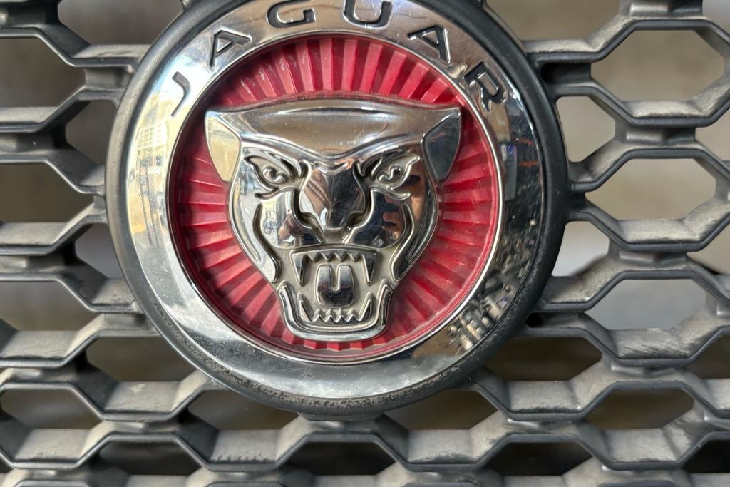 Body  Emblems Jaguar XF