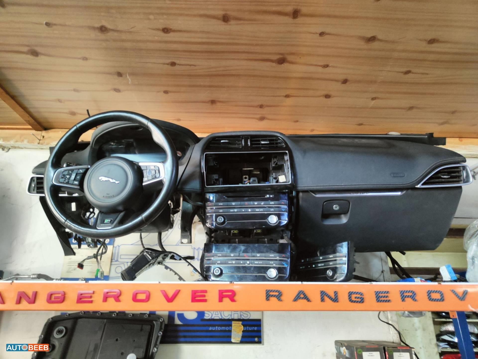 Cabin  Dashboard Jaguar F-Pace