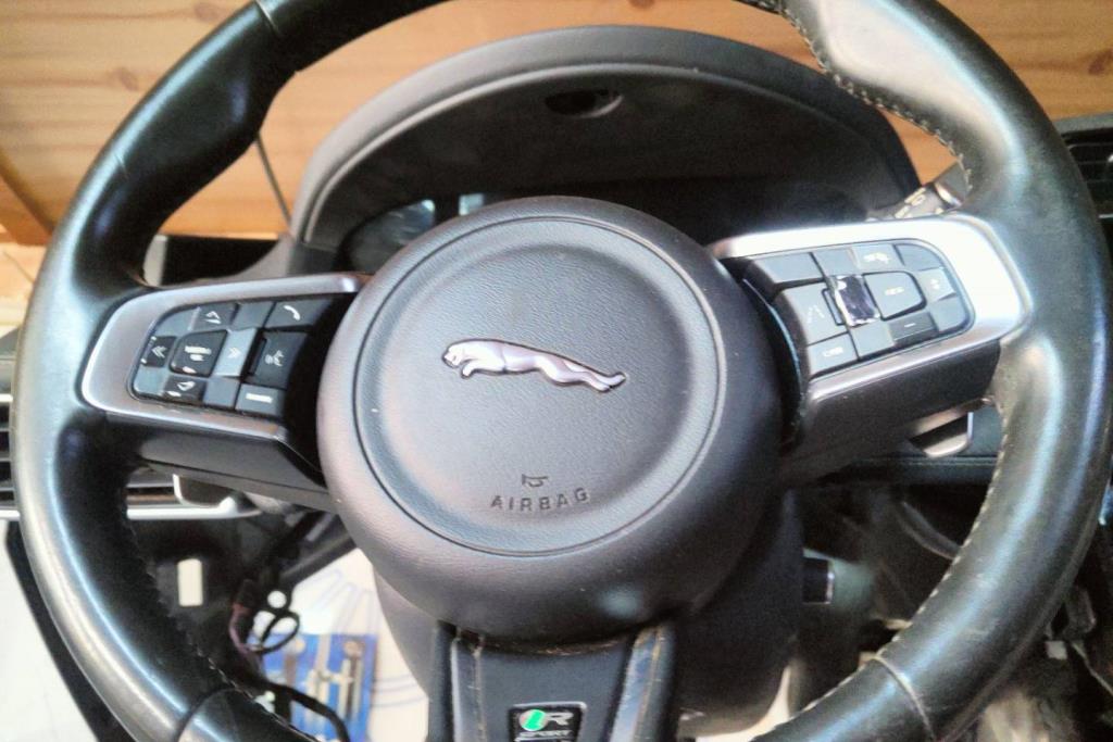 ستيرنج جاكوار f pace 2020 2021