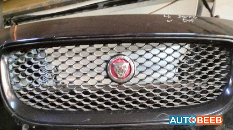 Body  Grilles Jaguar XE