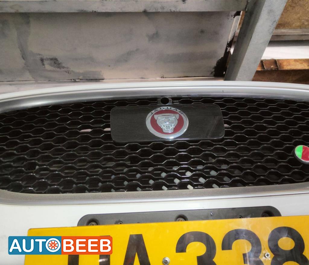 Body  Grilles Jaguar XE
