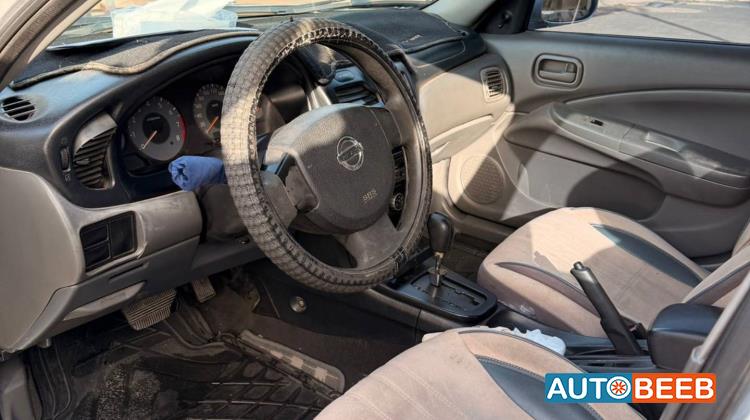 Nissan Sunny 2011