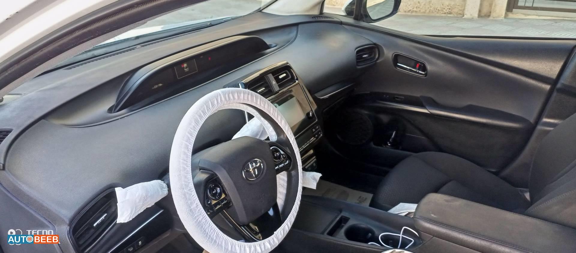 Toyota Prius 2019