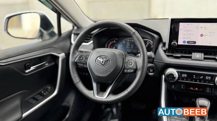 Toyota RAV4 2023