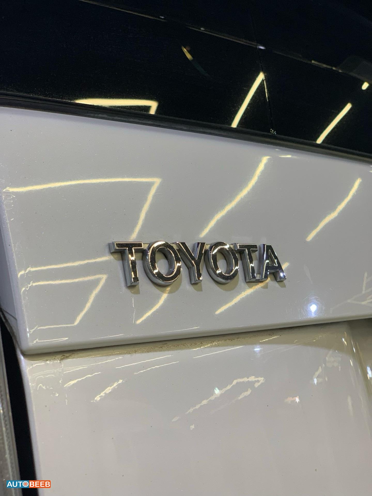 Toyota Prius 2012