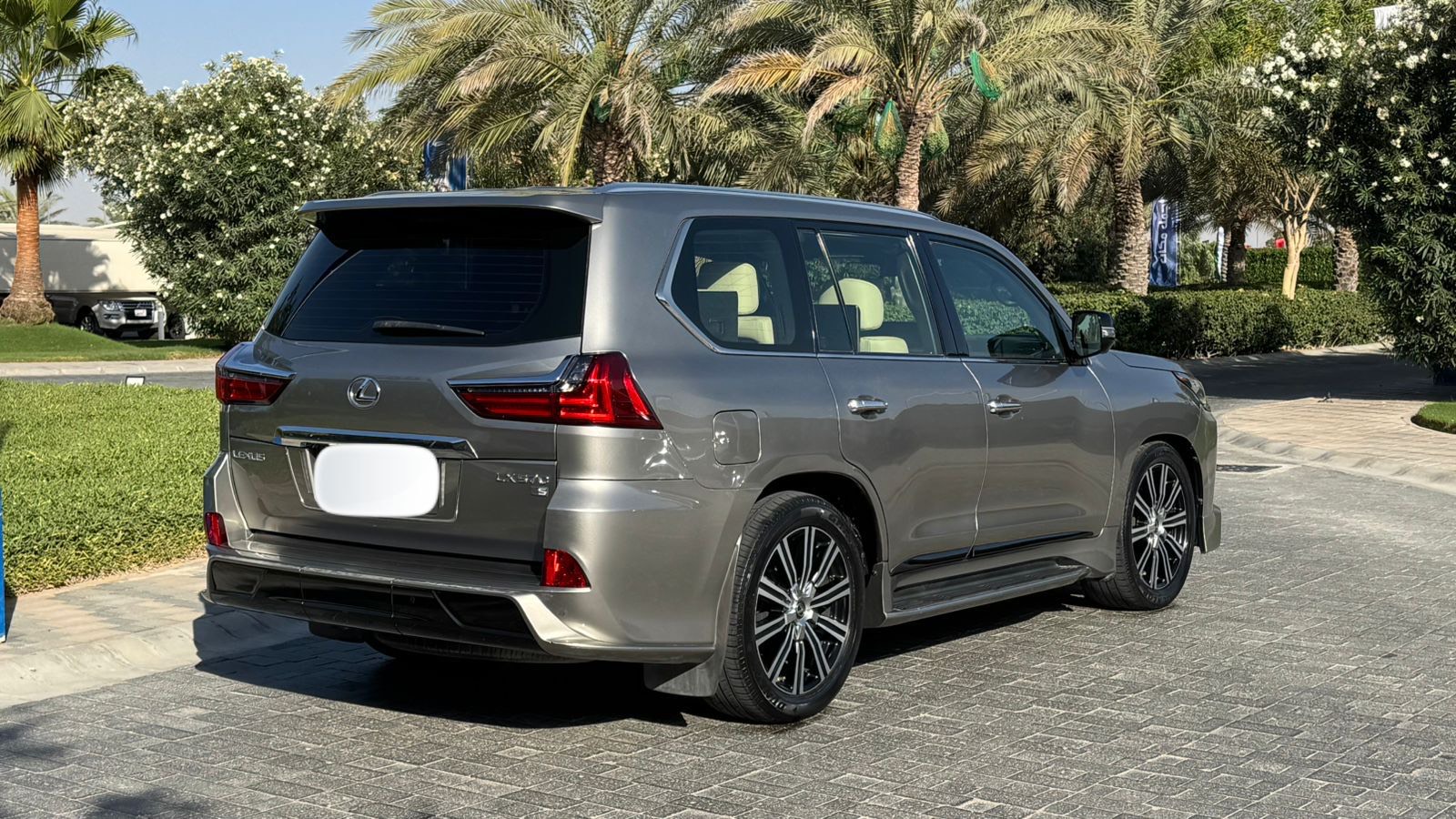 لكزس LX570 2018
