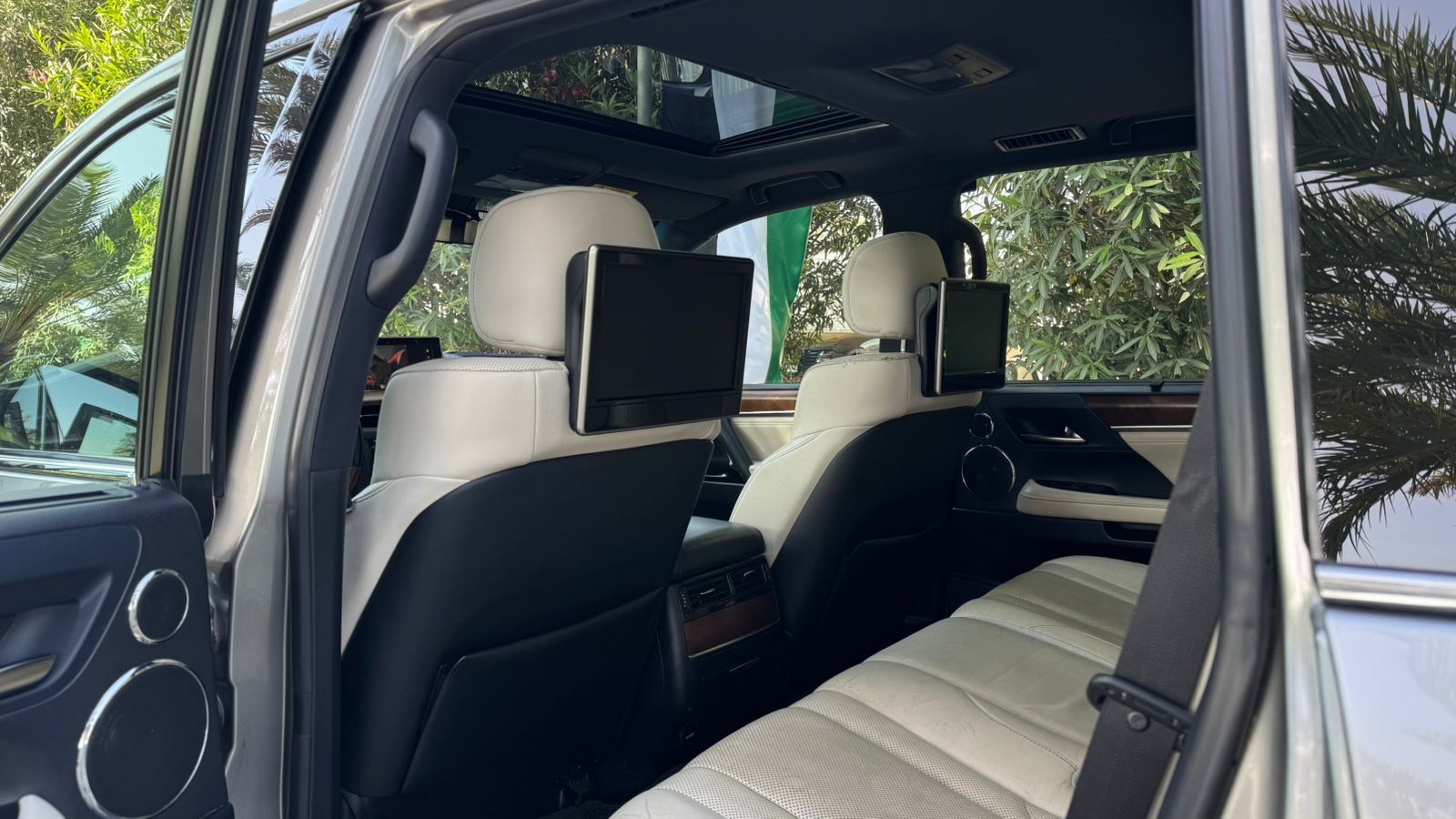 لكزس LX570 2018
