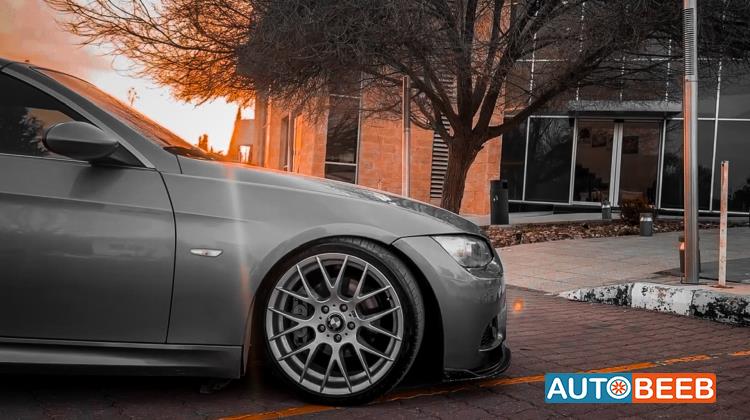 BMW 330 2008