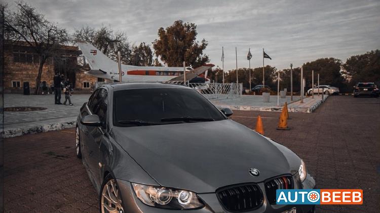 BMW 330 2008