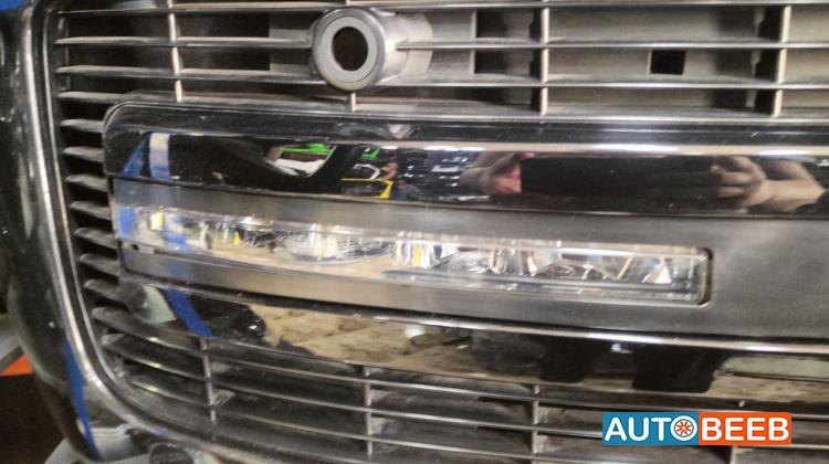 كشاف امامي يمين رنج روفر فوج 2025 2026