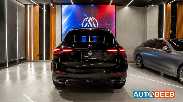 Mercedes Benz GLC300 2023