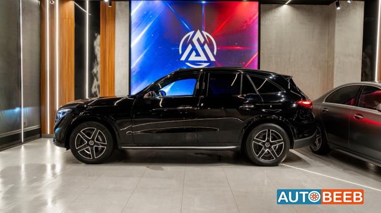 Mercedes Benz GLC300 2023