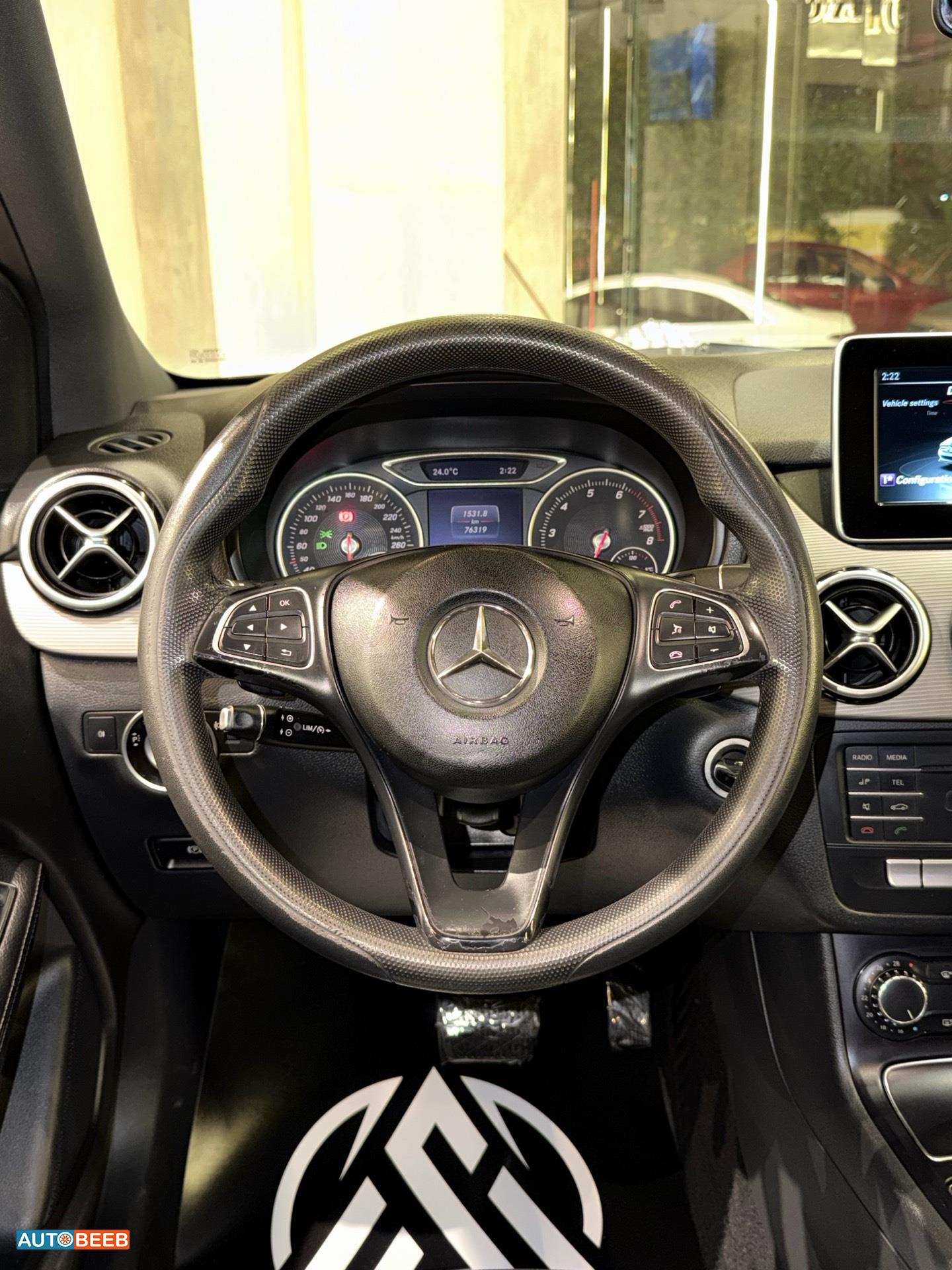 Mercedes Benz B180 2016