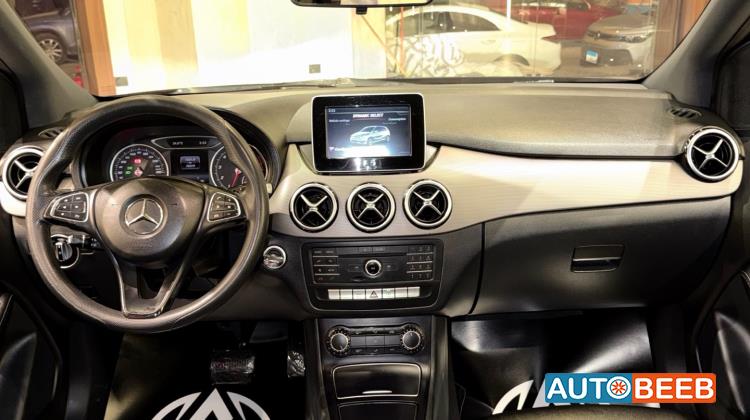 Mercedes Benz B180 2016