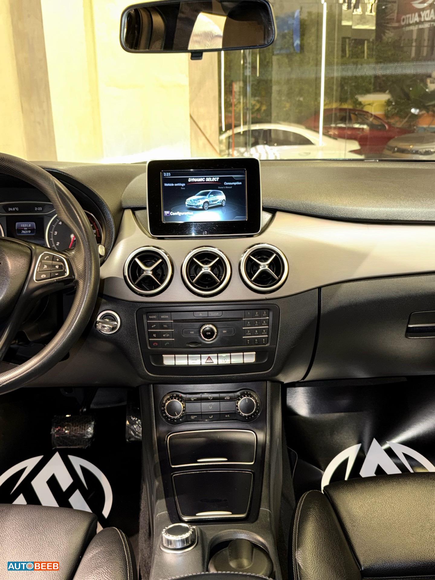 Mercedes Benz B180 2016