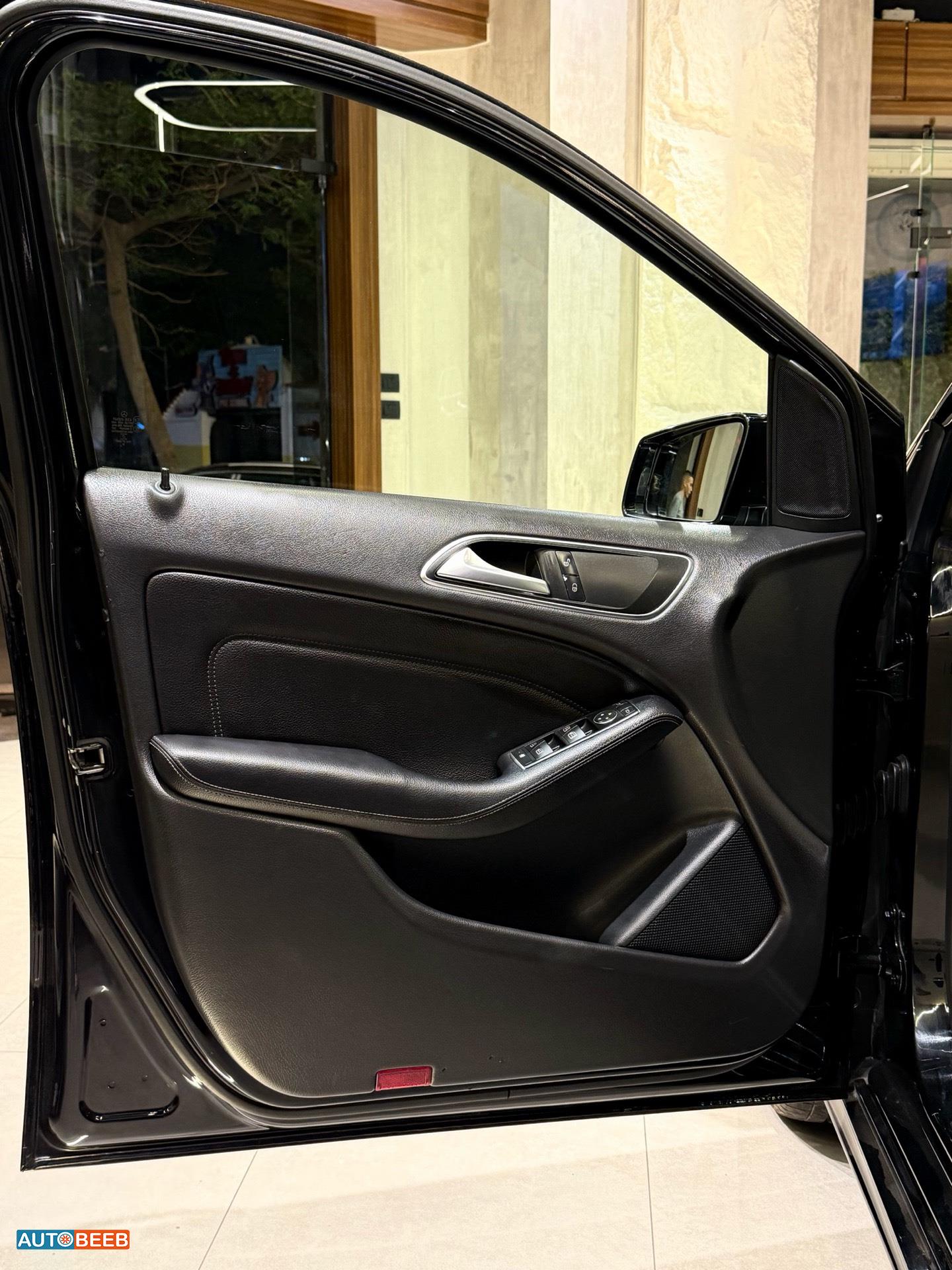 Mercedes Benz B180 2016