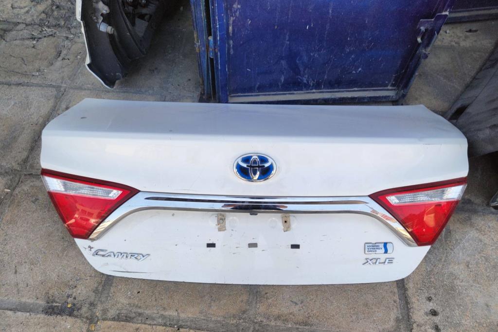 Body  Trunk Toyota Camry