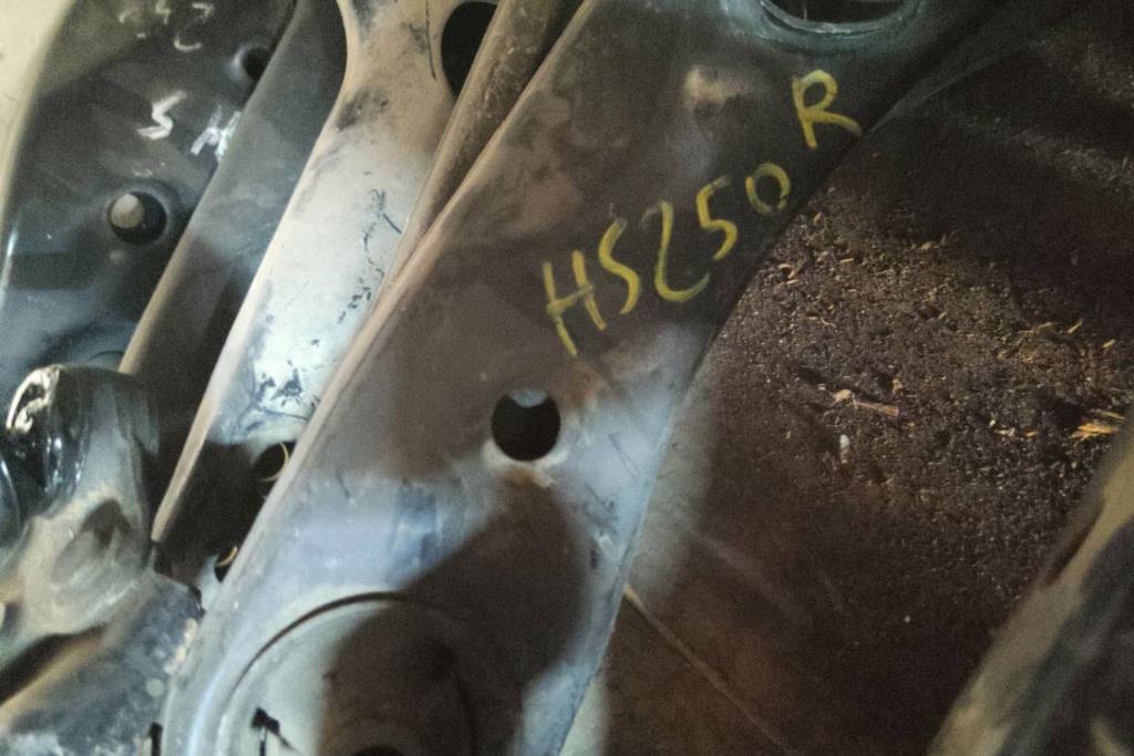كفة عجل لكزس hs250h 2011 2012