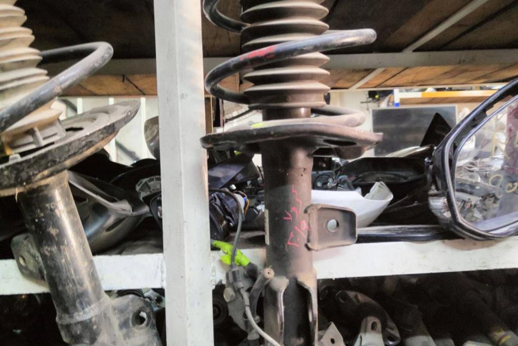  Shock Absorber Toyota Corolla