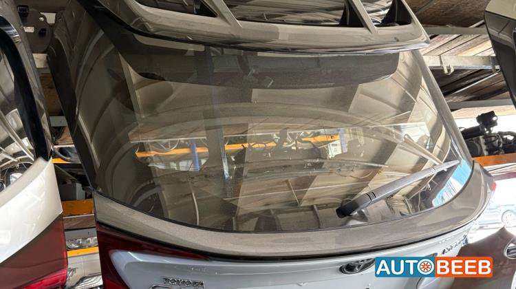 Body  Trunk Toyota CHR