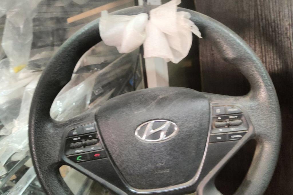Cabin  Steering Wheel Hyundai Sonata