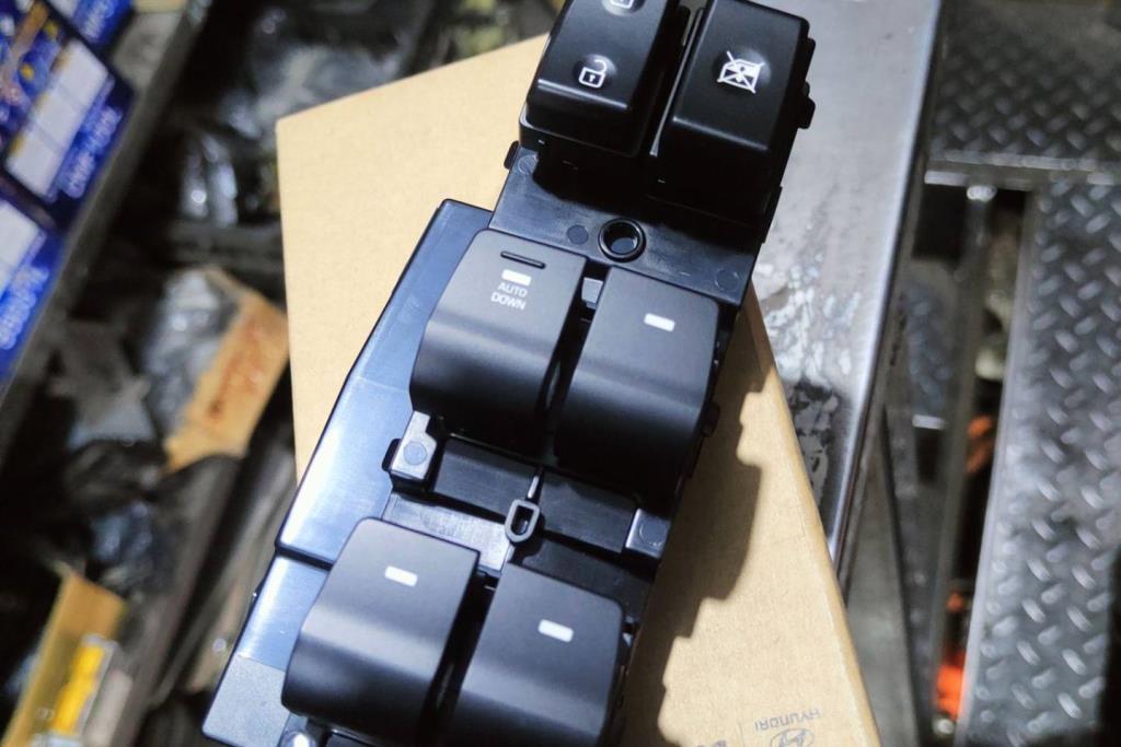 Cabin  Control buttons Hyundai Elantra