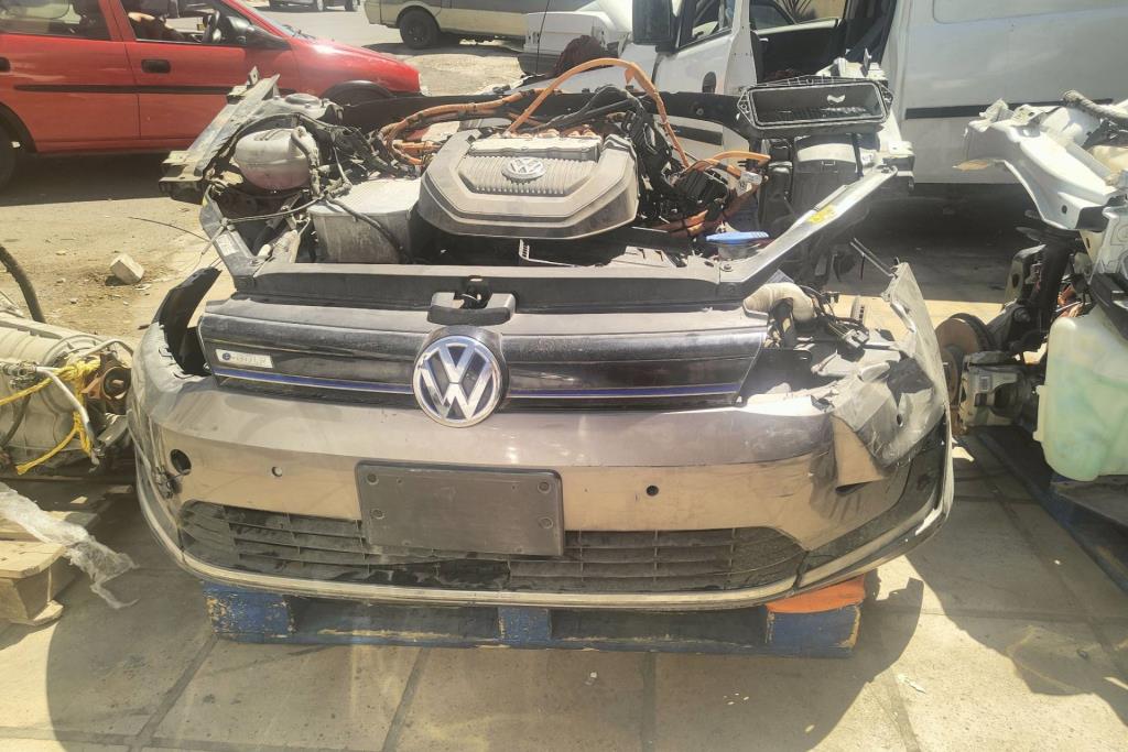 Body  Front clip Volkswagen E-Golf