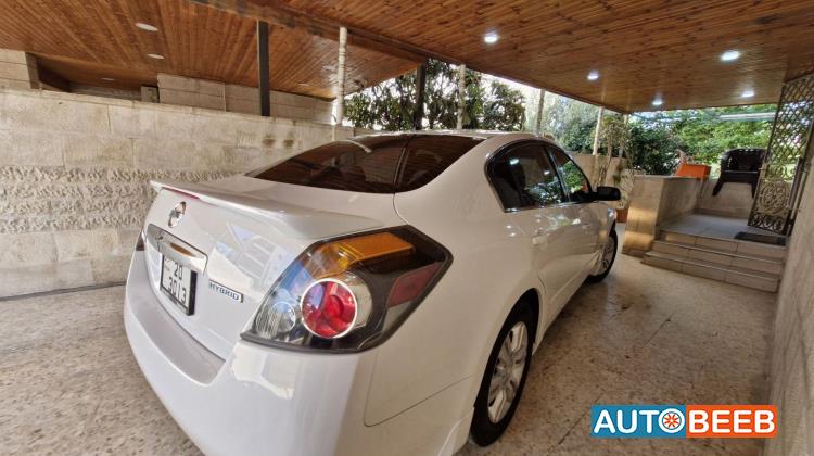 نيسان التيما 2010