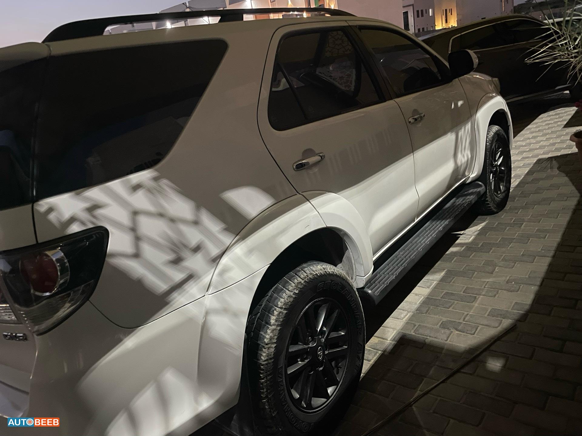 Toyota Fortuner 2015