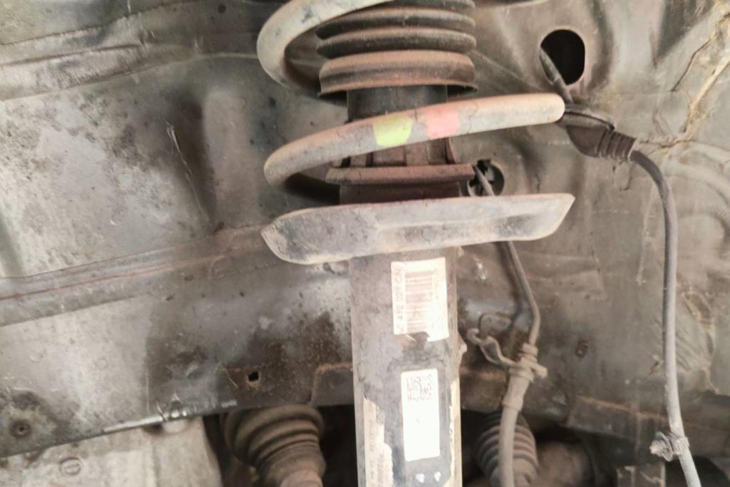 Shock Absorber Volkswagen Tiguan