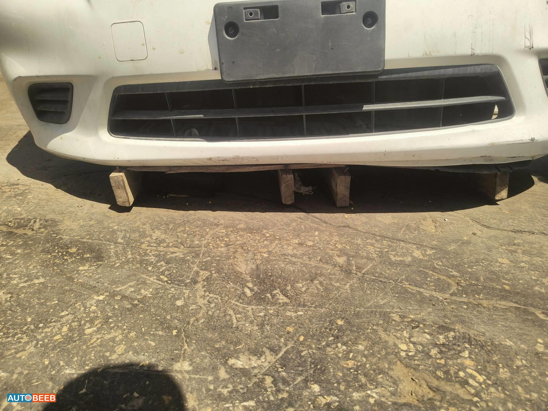 Body  Grilles Nissan Sunny