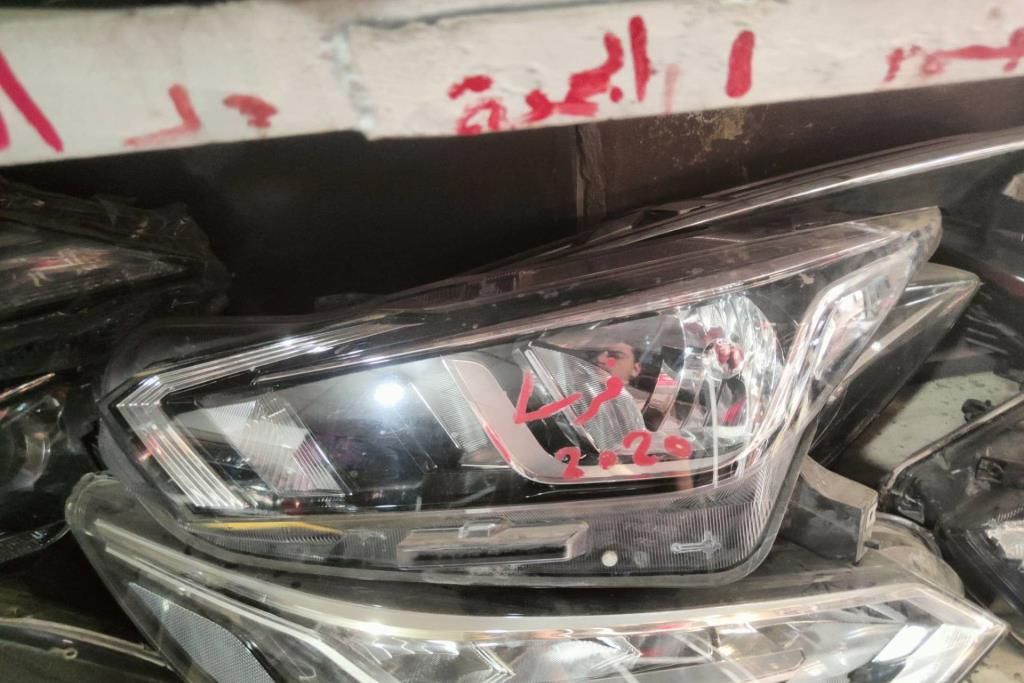 ضوء امامي يمين شمال نيسان فيرسا 2019 2020