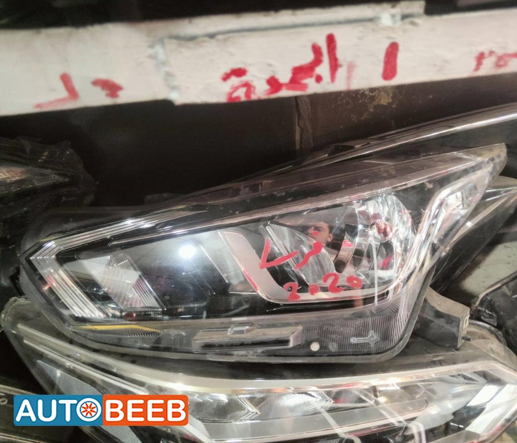 ضوء امامي يمين شمال نيسان فيرسا 2019 2020