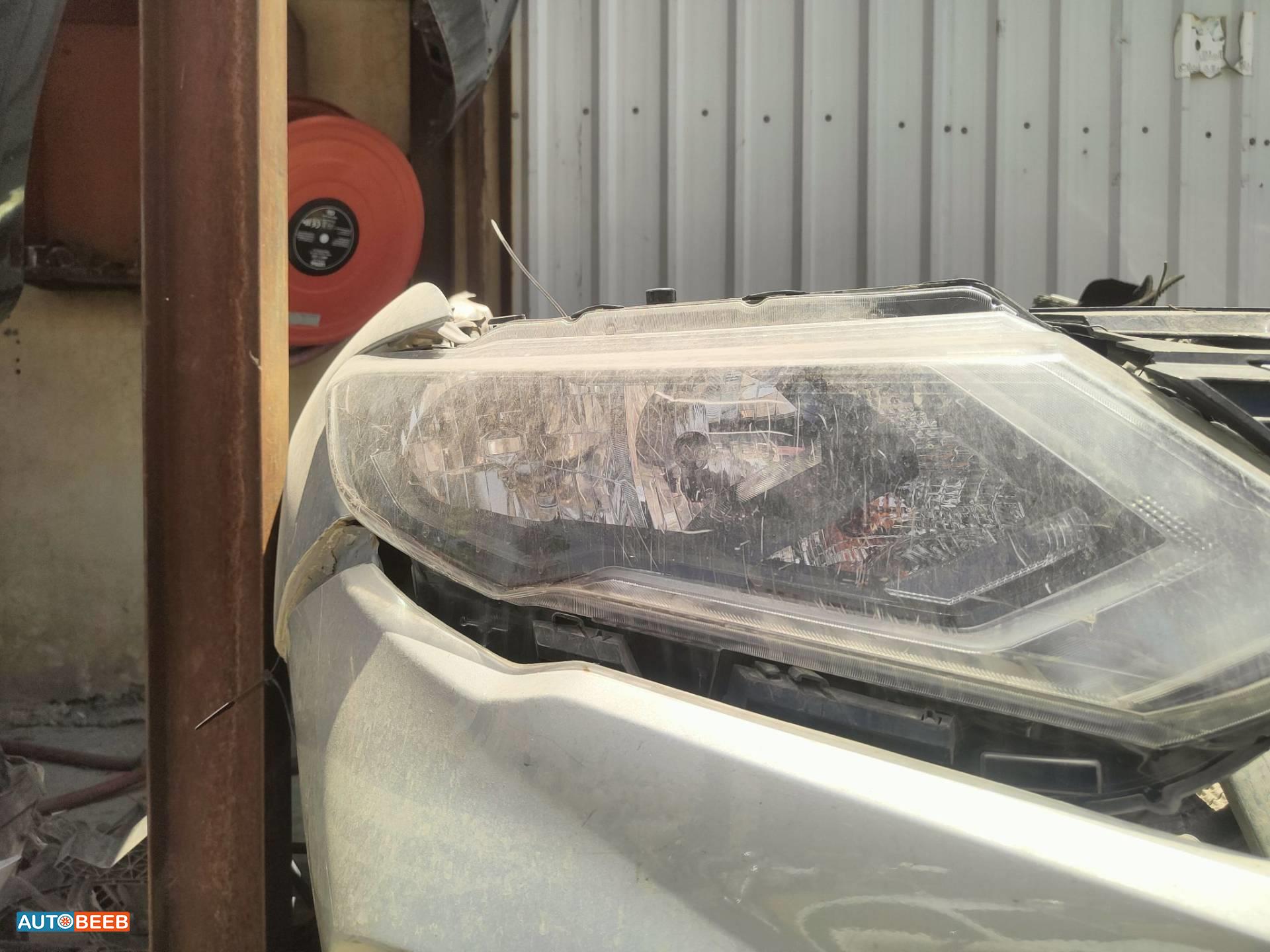 Lights Front light Nissan X-Trail