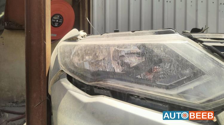 Lights Front light Nissan X-Trail