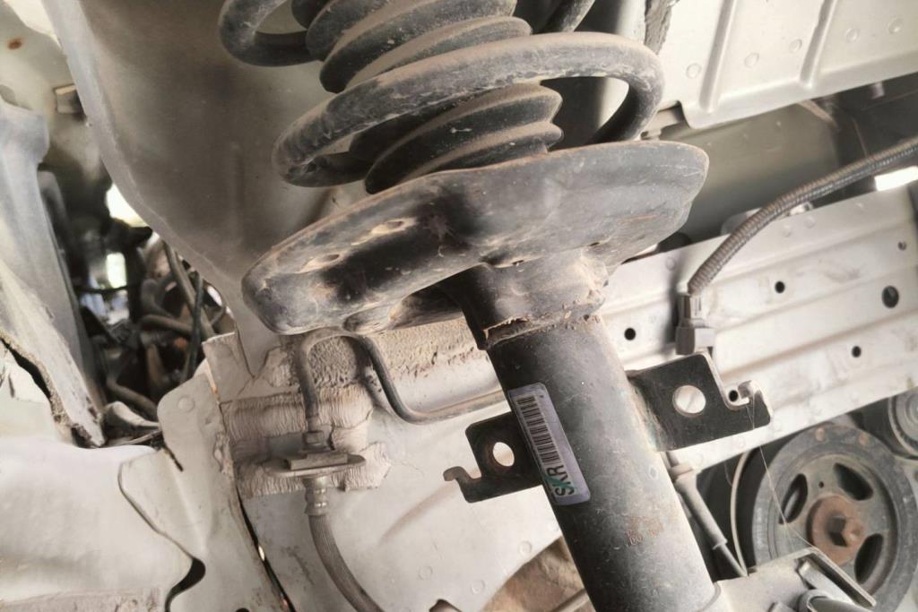  Shock Absorber Nissan X-Trail