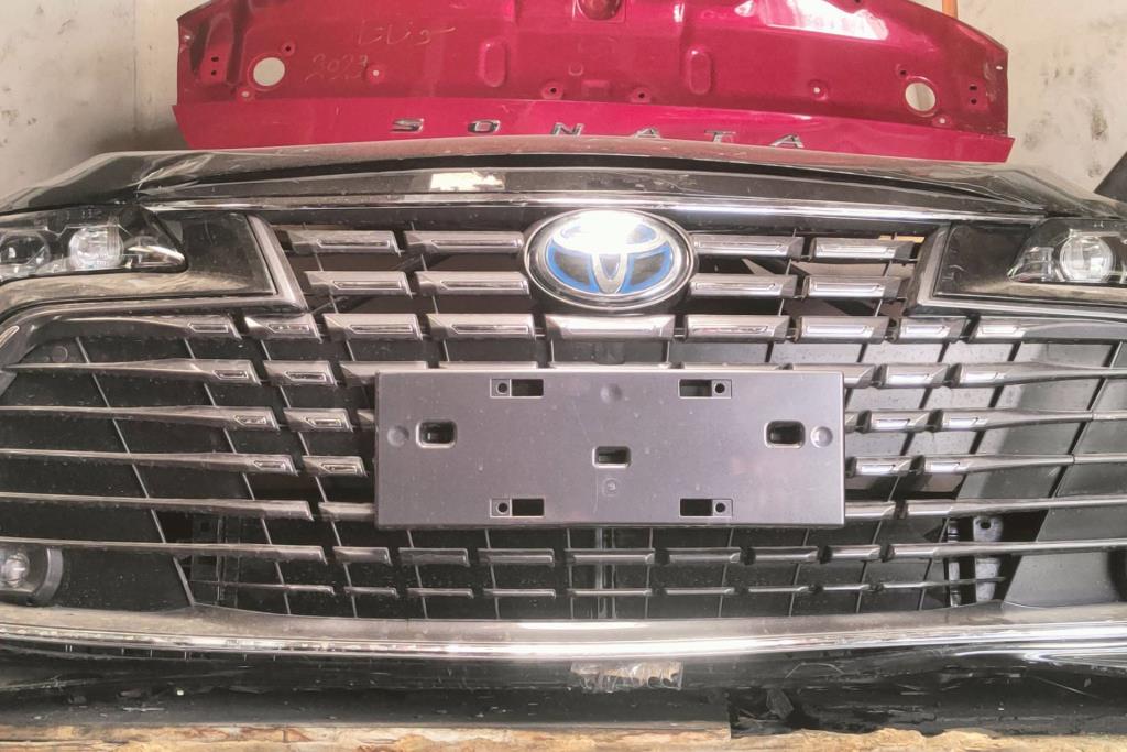 Body  Grilles Toyota Avalon