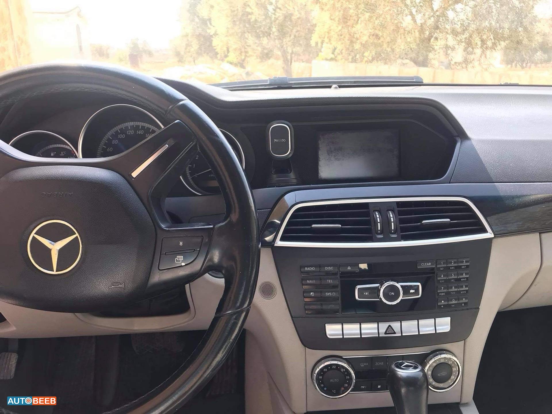 مرسيدس بنز C200 2012