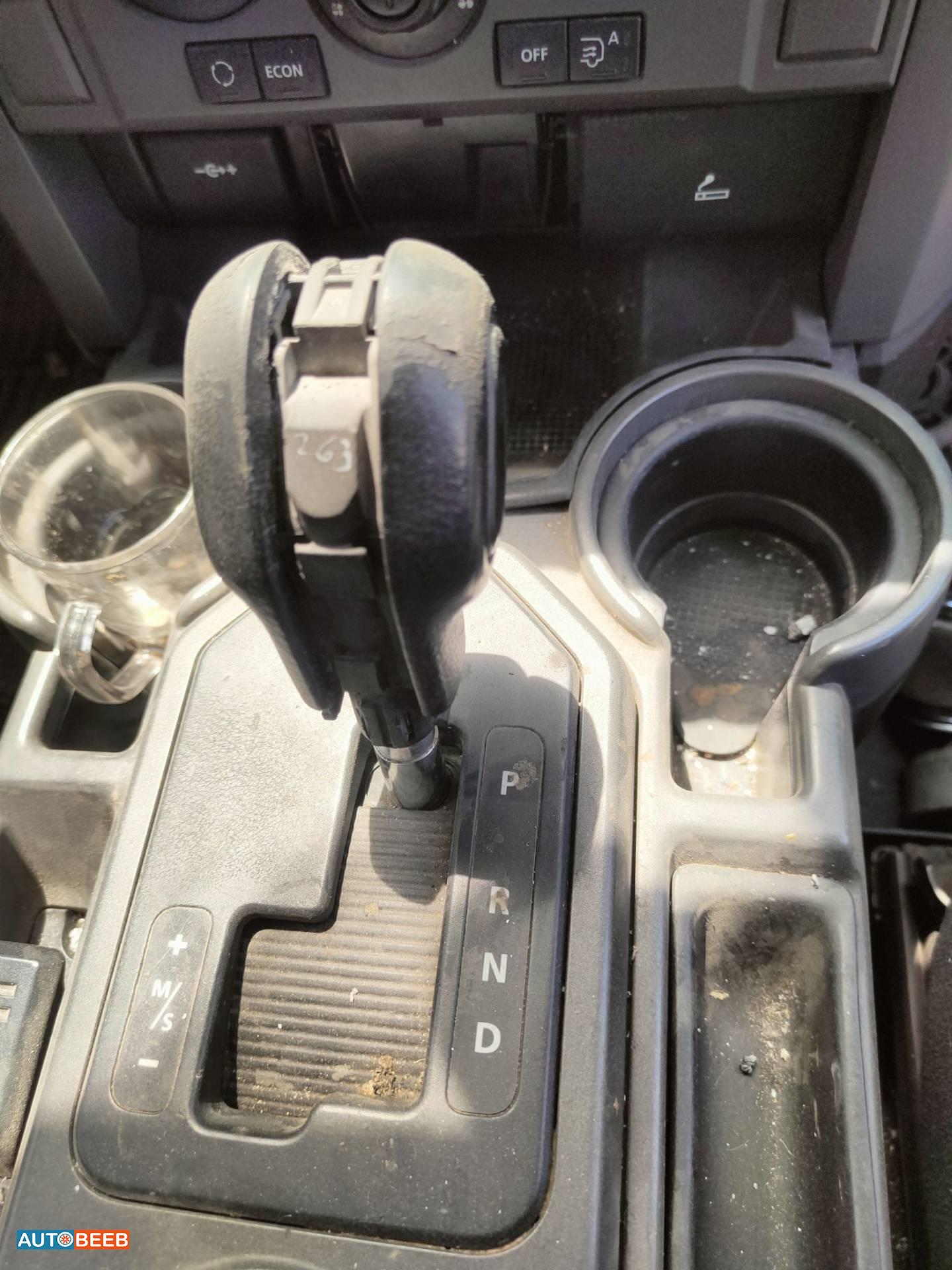 Cabin  Control buttons Land Rover Discovery