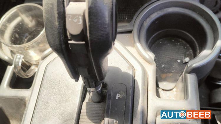 Cabin  Control buttons Land Rover Discovery