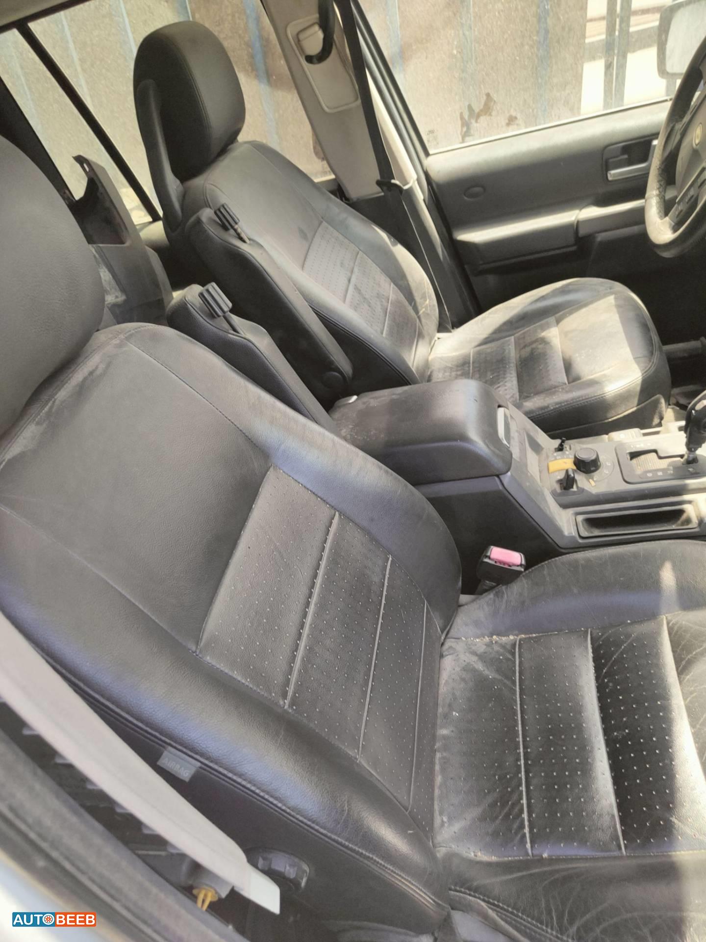 Cabin  Seat Land Rover Discovery